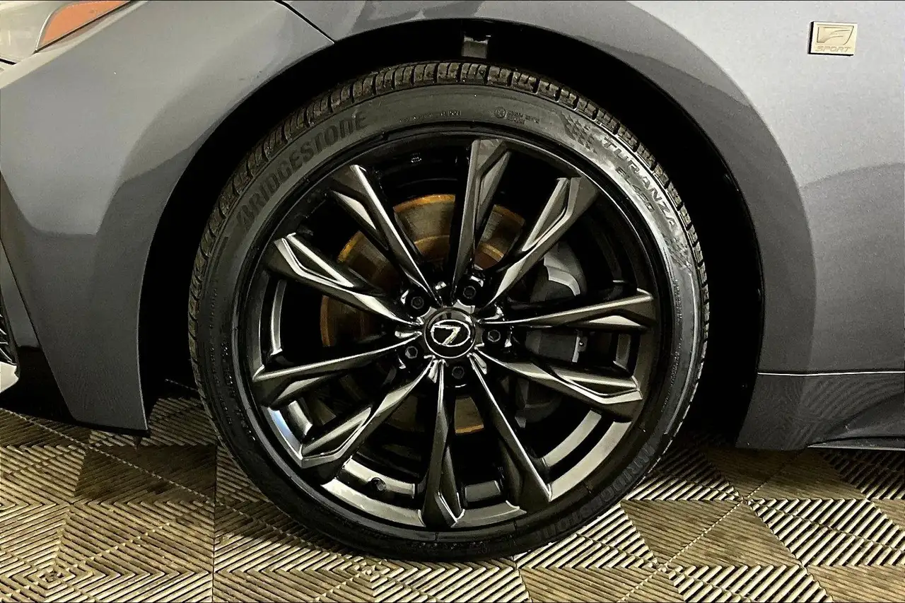 Lexus IS - Image 8