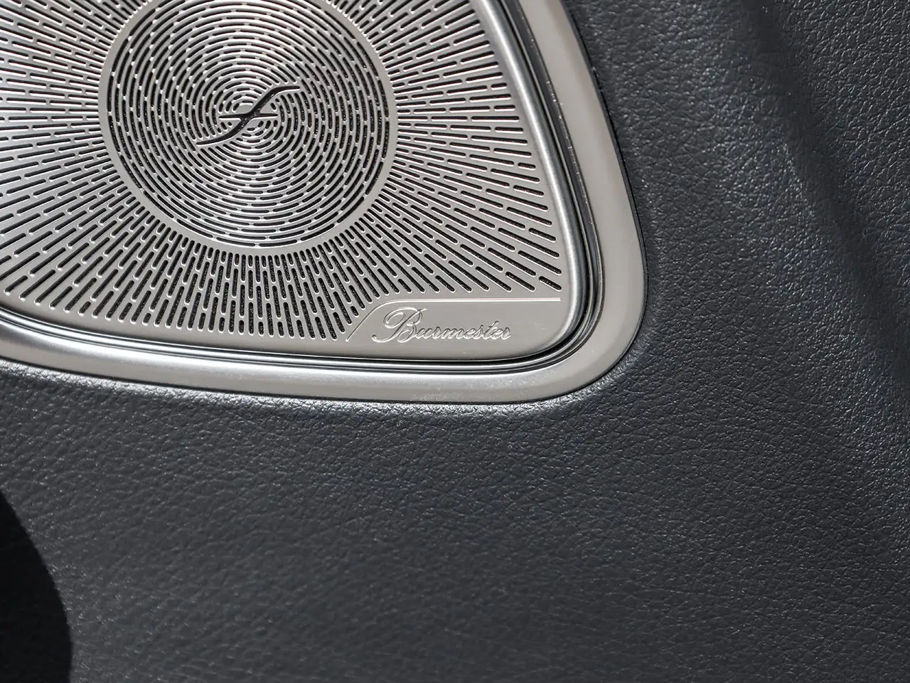 Mercedes-Benz GLC - Image 19