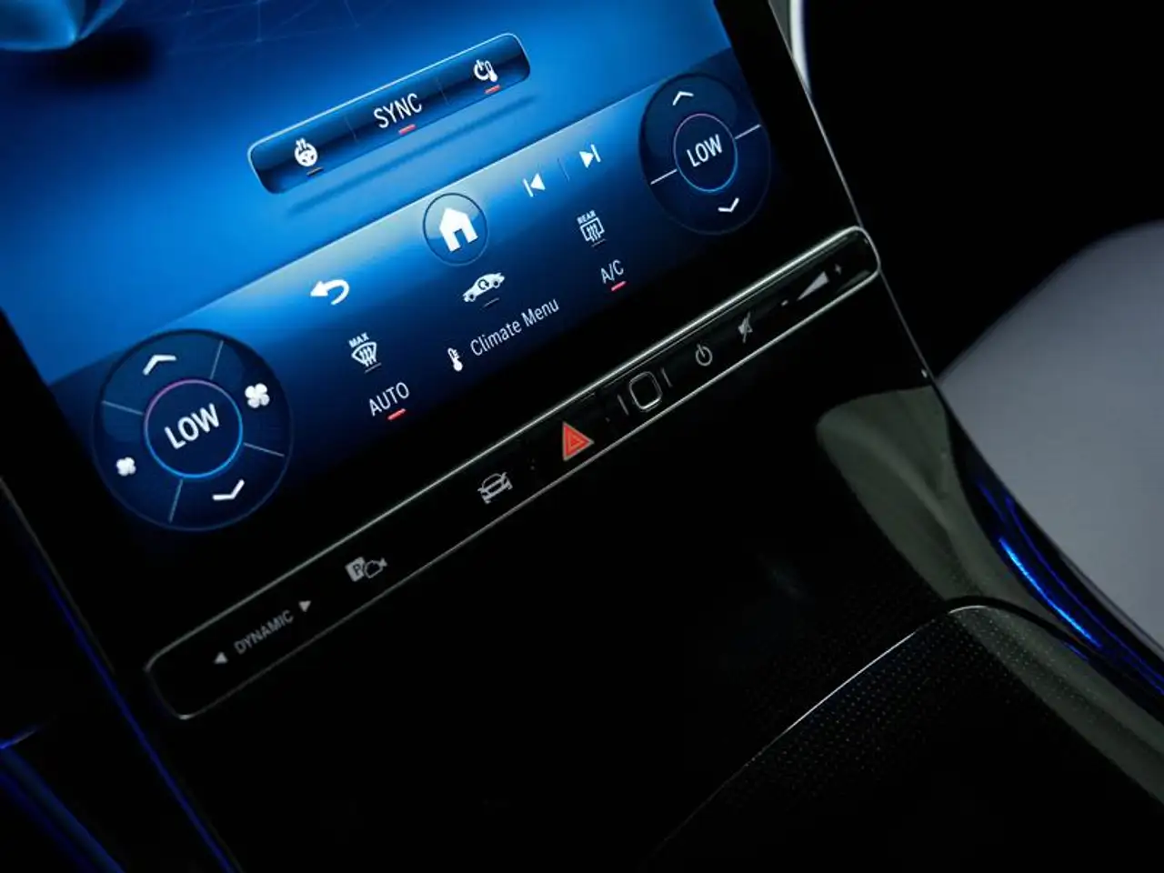 Mercedes-Benz GLC - Image 31