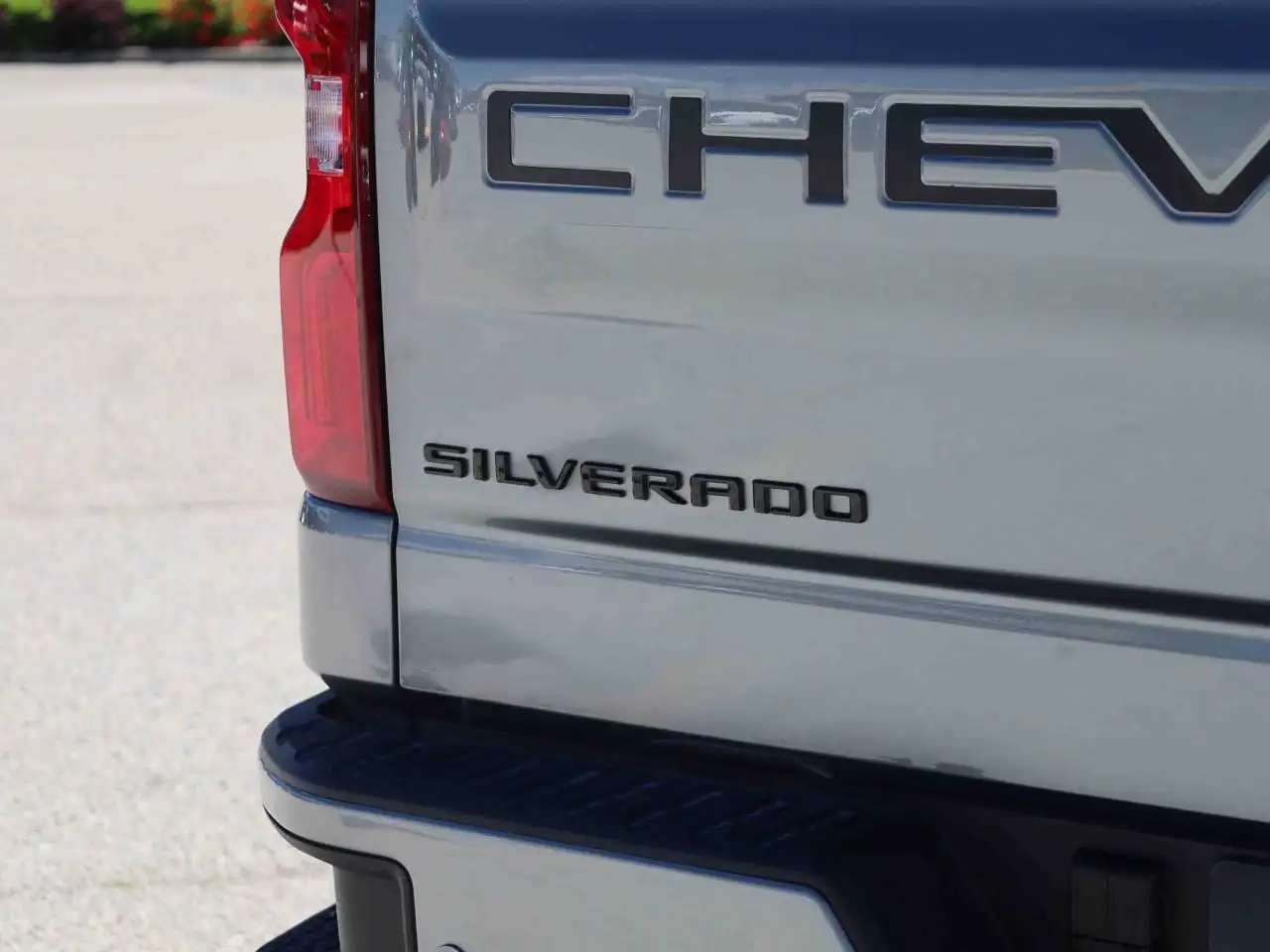 Chevrolet Silverado 1500 - Image 10