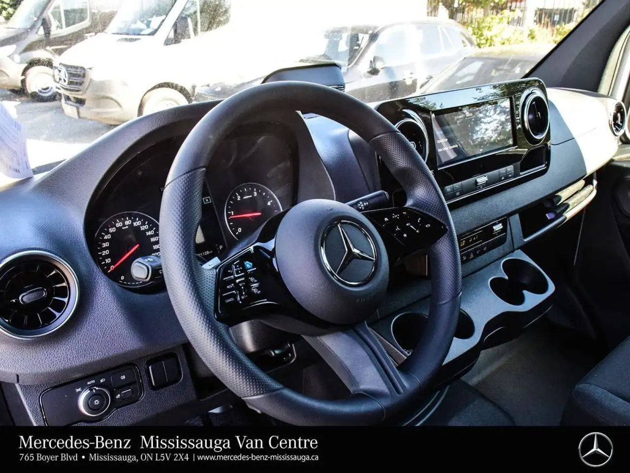 Mercedes-Benz Sprinter - Image 11