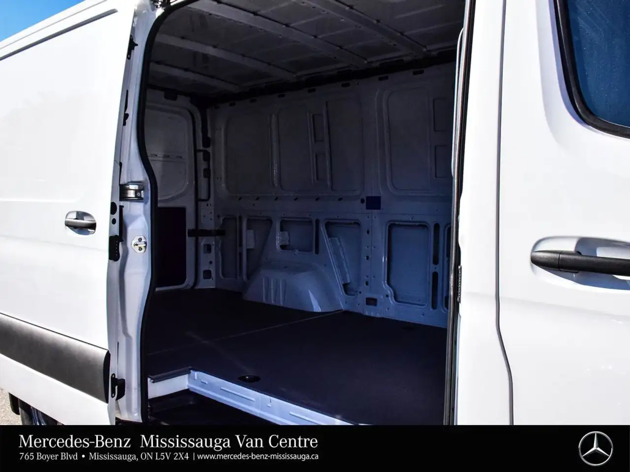 Mercedes-Benz Sprinter - Image 24