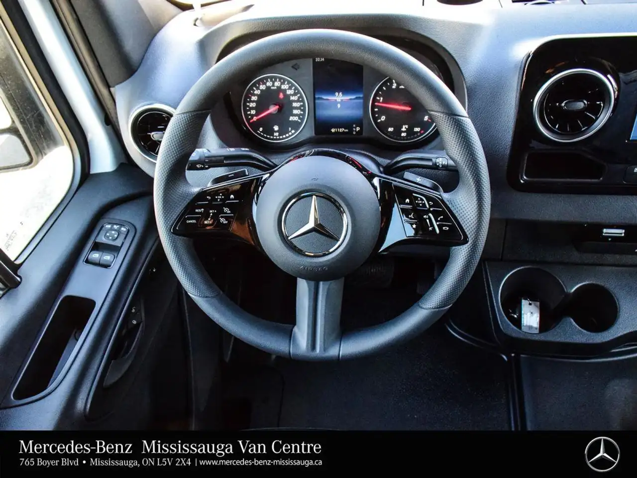 Mercedes-Benz Sprinter - Image 16