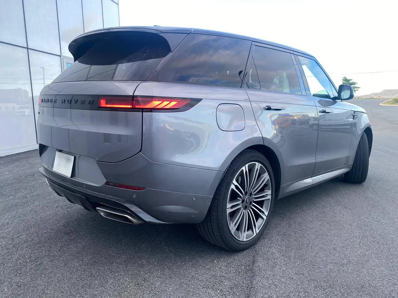 Land Rover Range Rover Sport - Image 3