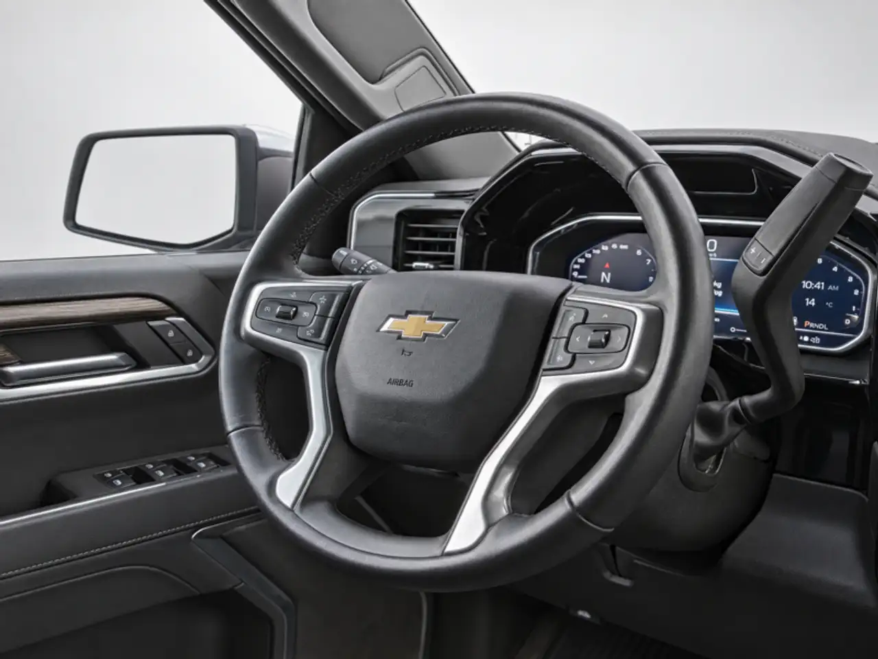 Chevrolet Silverado 1500 - Image 22