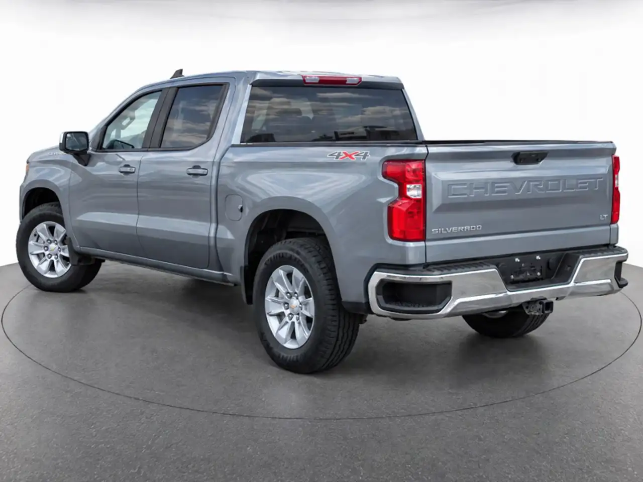 Chevrolet Silverado 1500 - Image 3