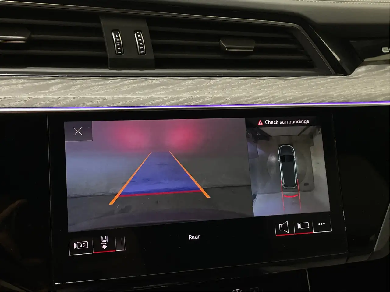 Audi e-tron - Image 25
