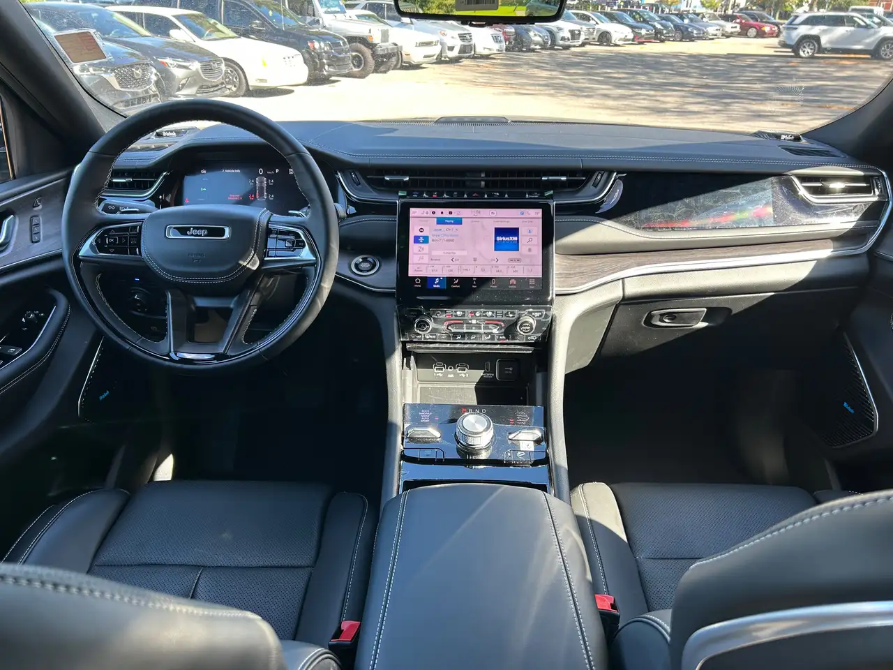 Jeep Grand Cherokee - Image 19