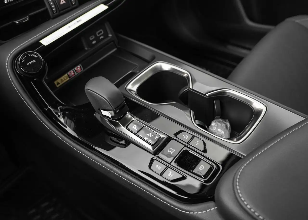 Lexus NX - Image 28