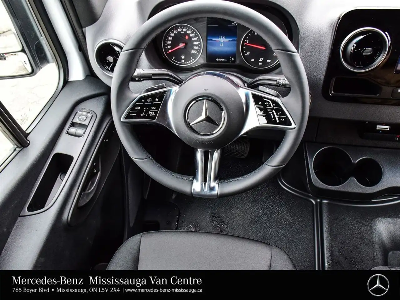 Mercedes-Benz Sprinter - Image 16