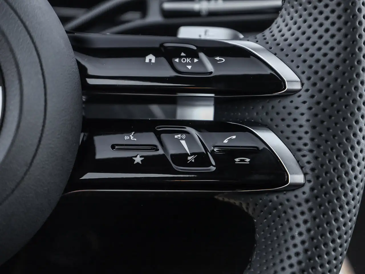 Mercedes-Benz C-Class - Image 22