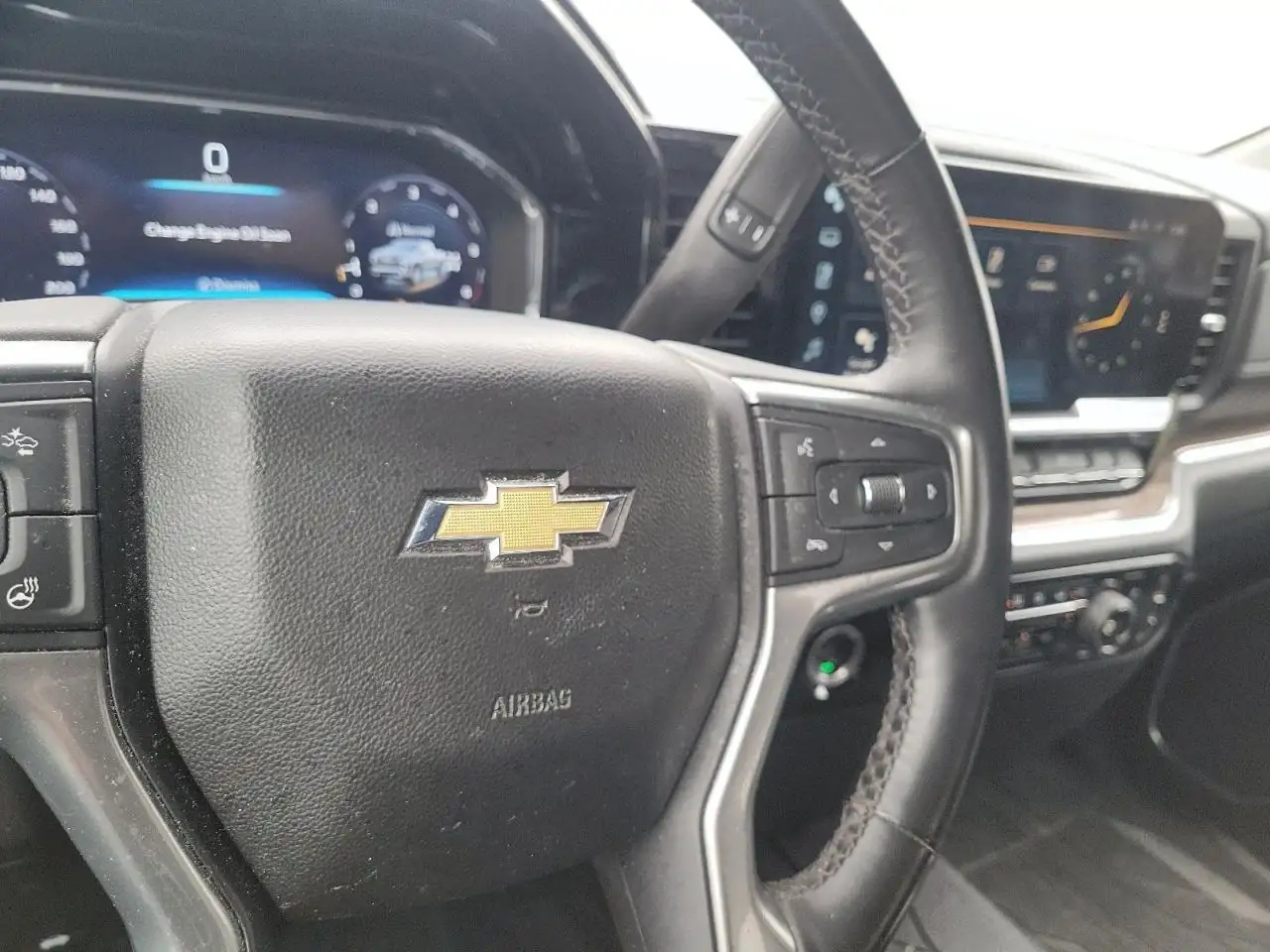 Chevrolet Silverado 1500 - Image 22