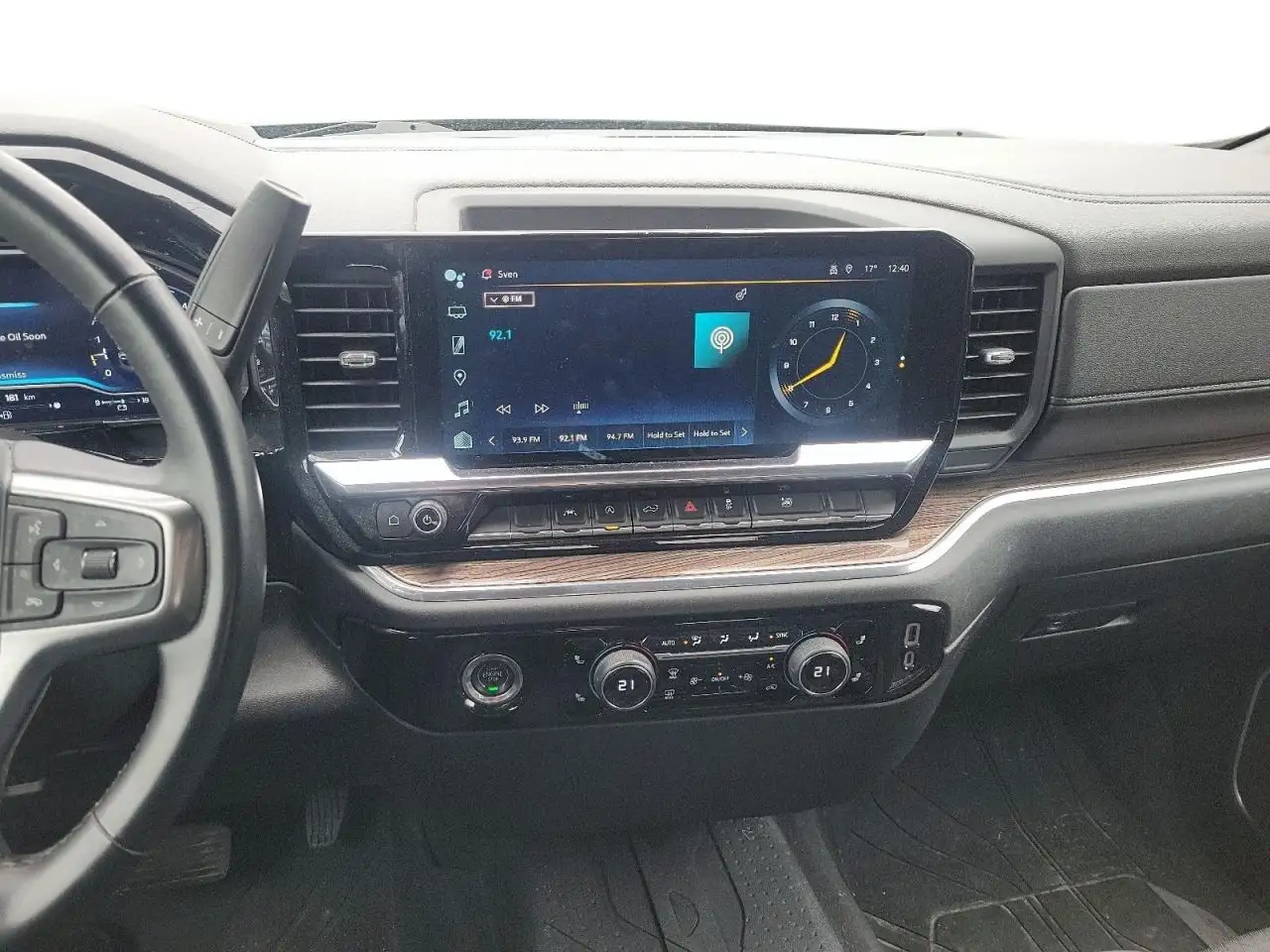 Chevrolet Silverado 1500 - Image 13
