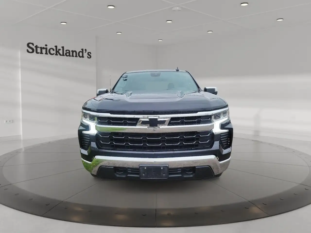 Chevrolet Silverado 1500 - Image 2