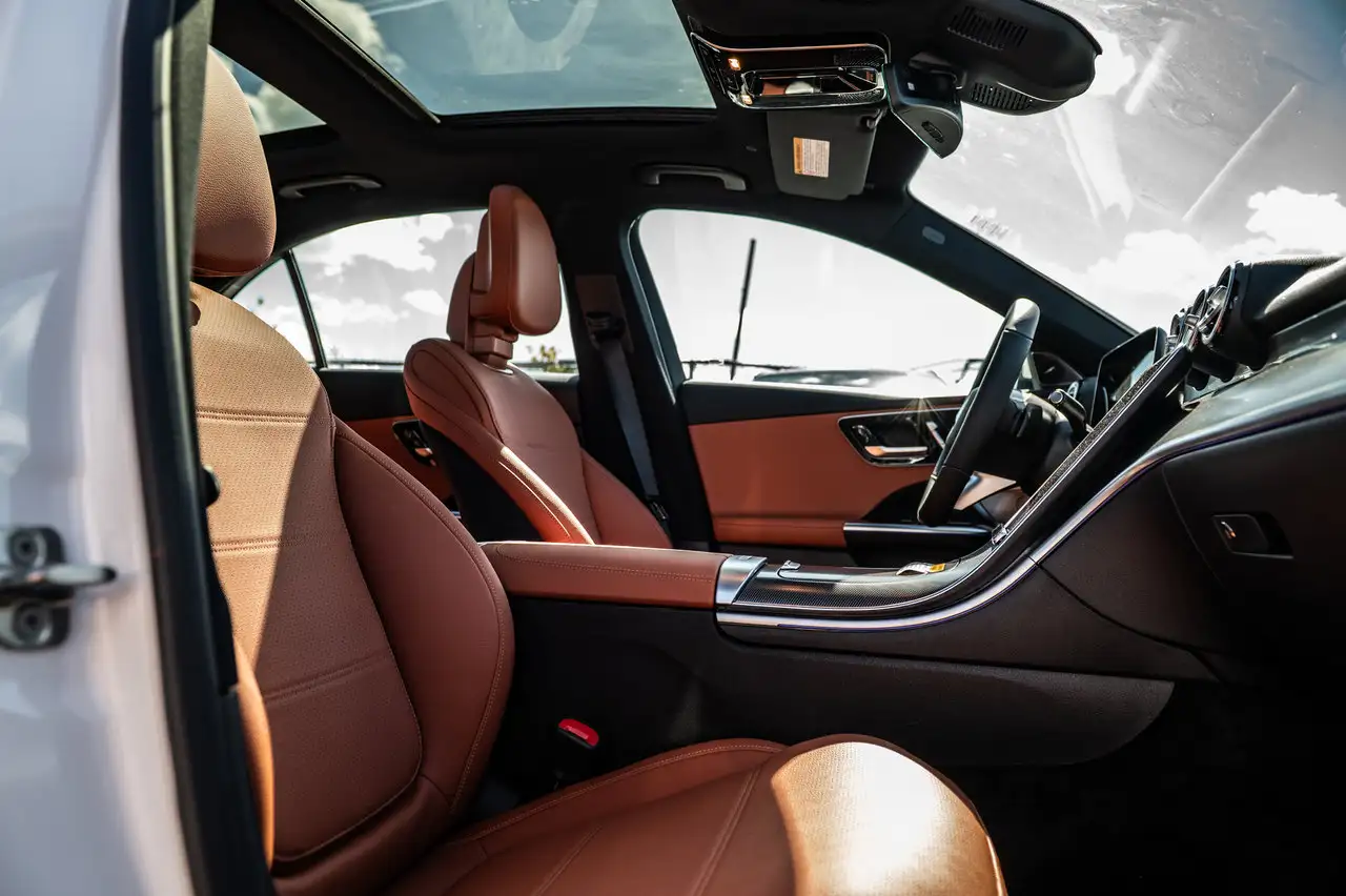 Mercedes-Benz C-Class - Image 12