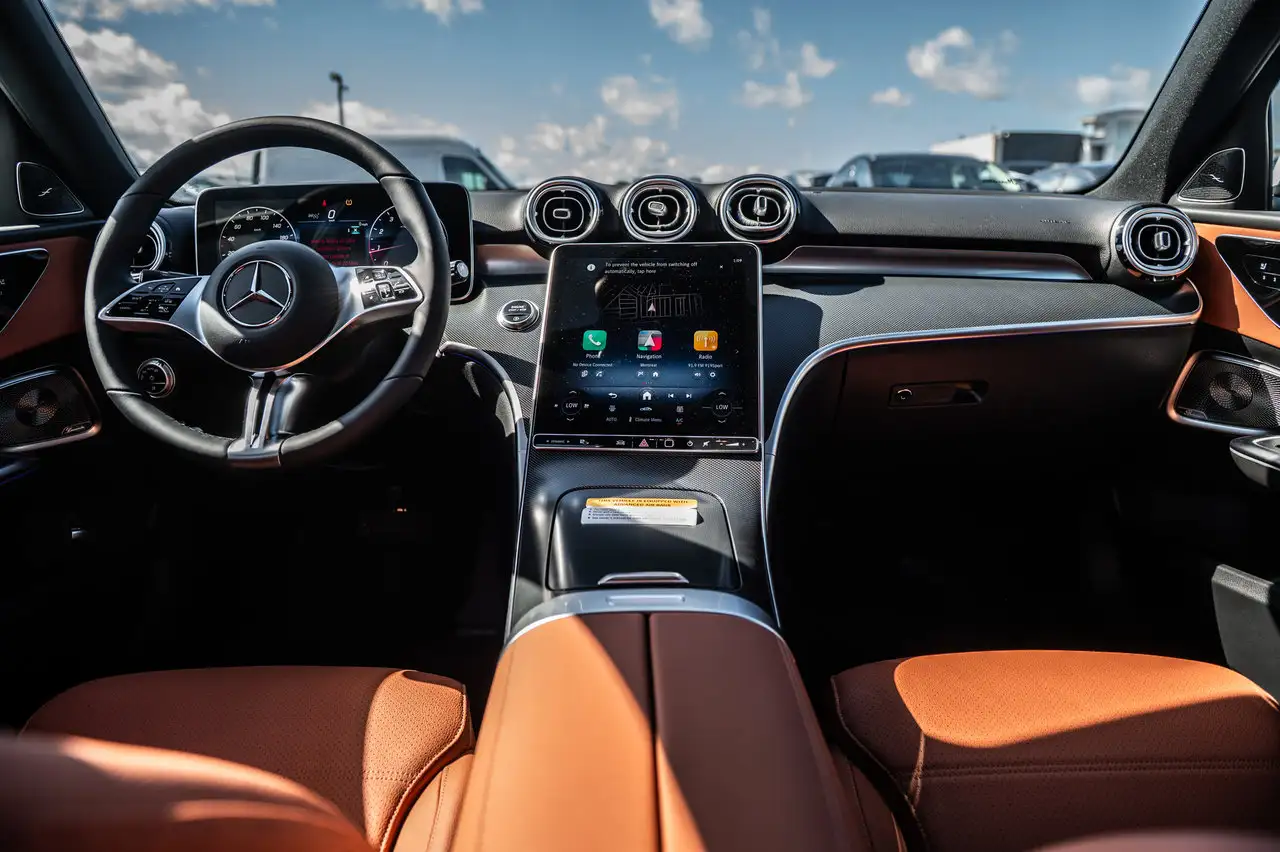 Mercedes-Benz C-Class - Image 10