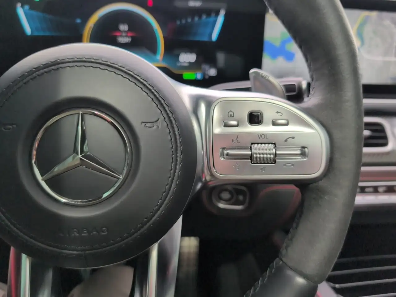 Mercedes-Benz GLE - Image 20