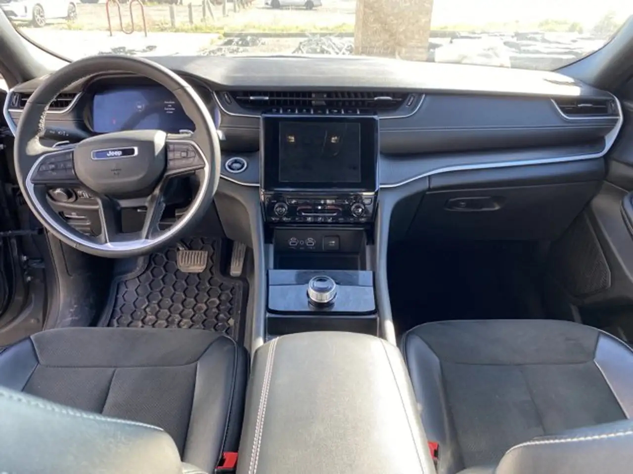 Jeep Grand Cherokee - Image 9