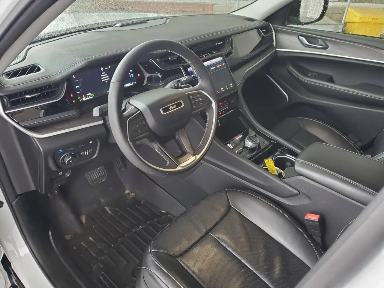 Jeep Grand Cherokee - Image 13