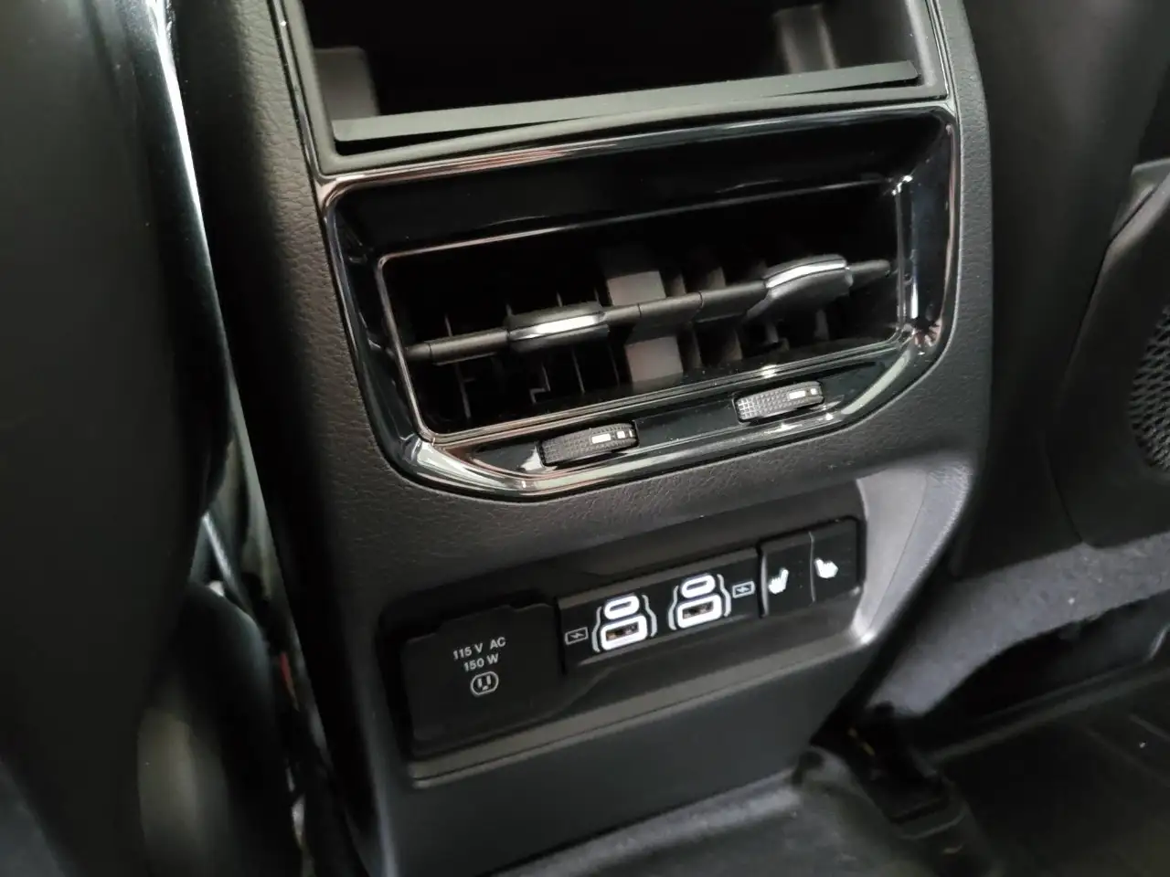 Jeep Grand Cherokee - Image 28