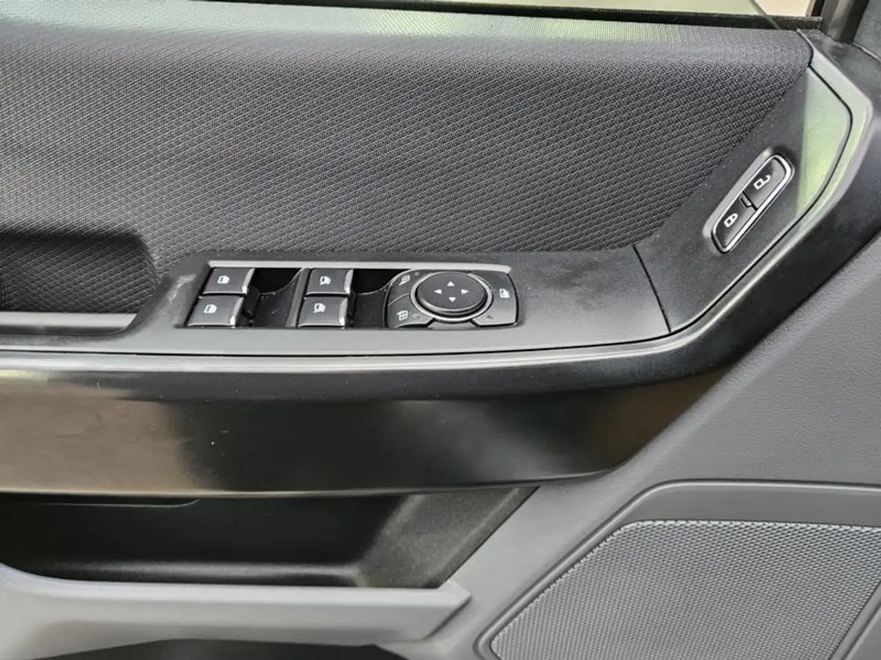 Ford F-150 - Image 12