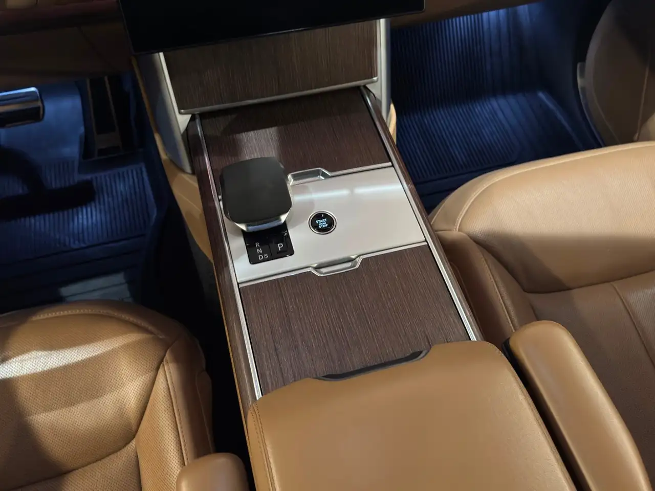 Land Rover Range Rover - Image 23
