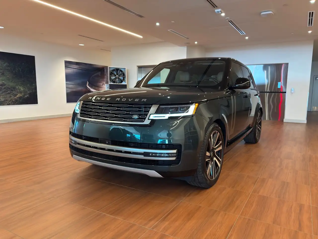 Land Rover Range Rover - Image 1