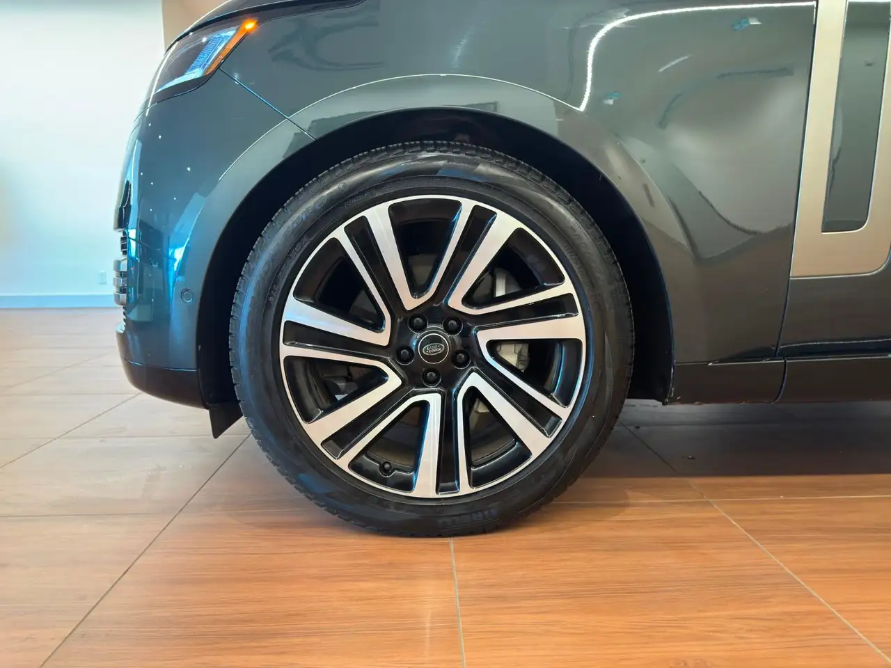Land Rover Range Rover - Image 12