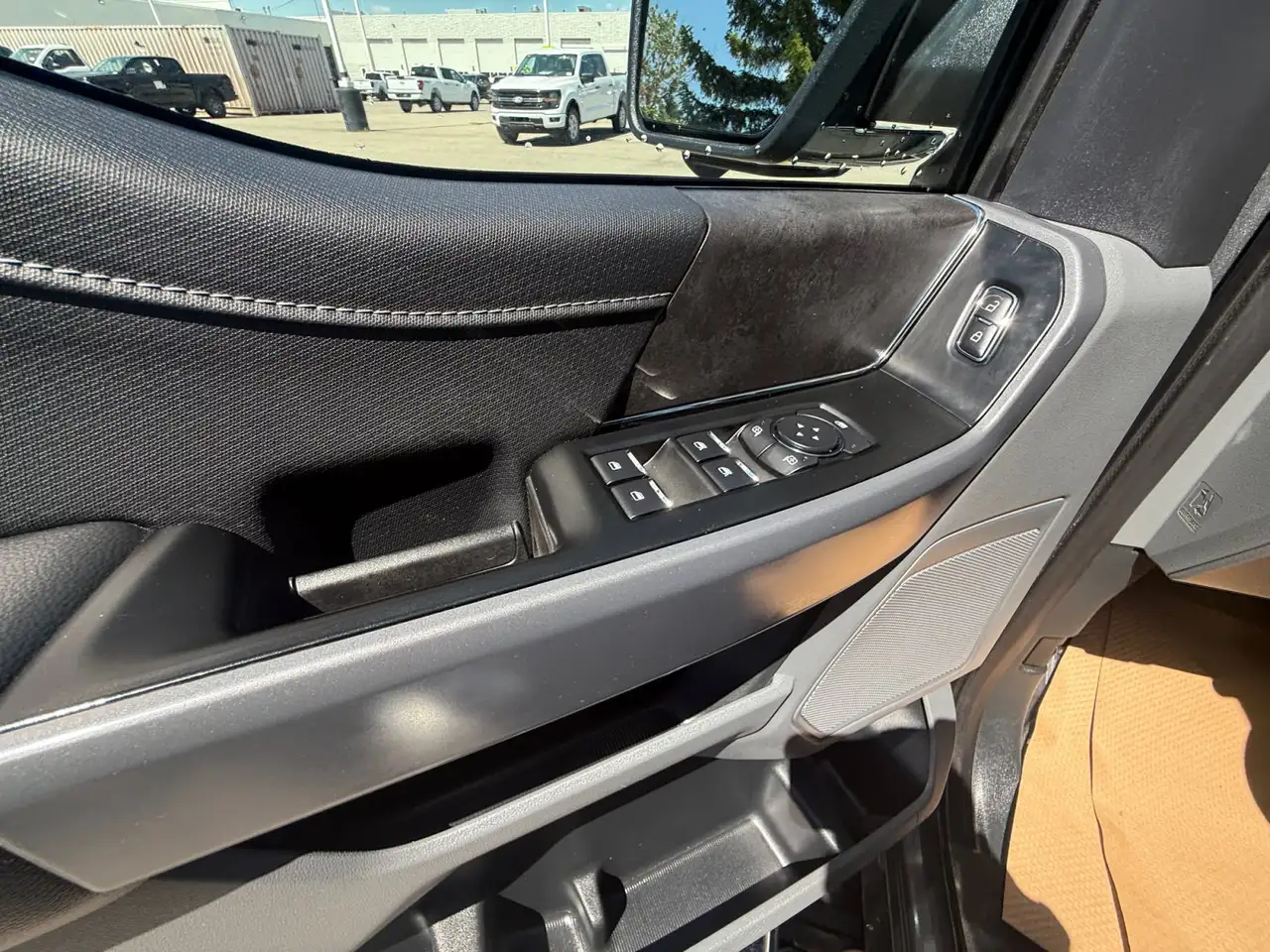 Ford F-150 - Image 12