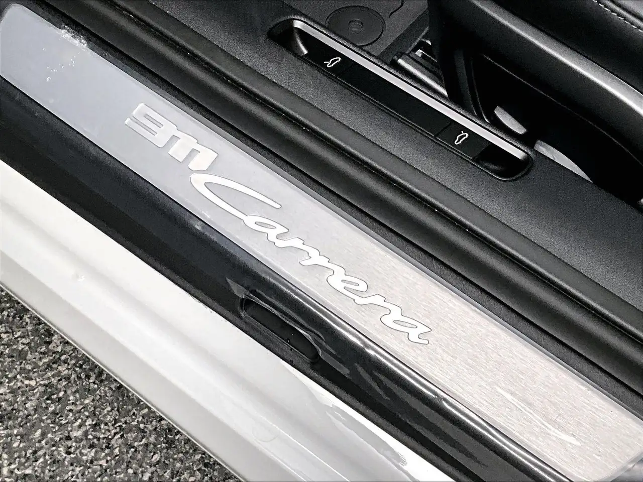 Porsche 911 - Image 26