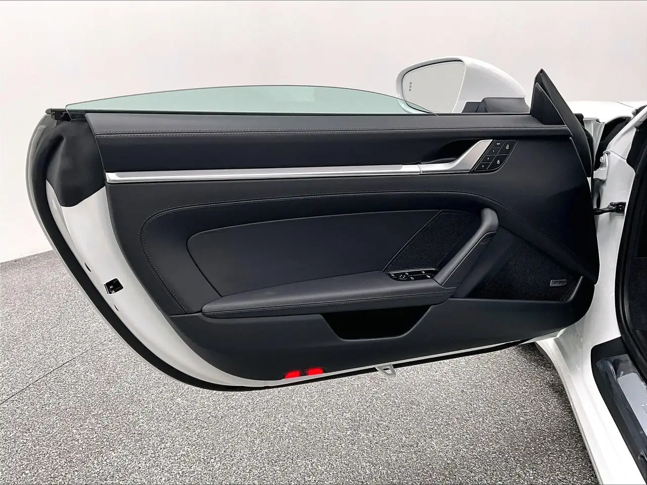Porsche 911 - Image 15