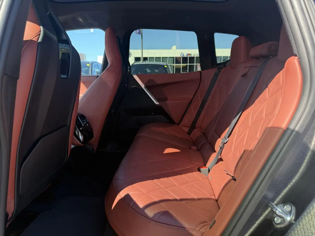 BMW iX - Image 12