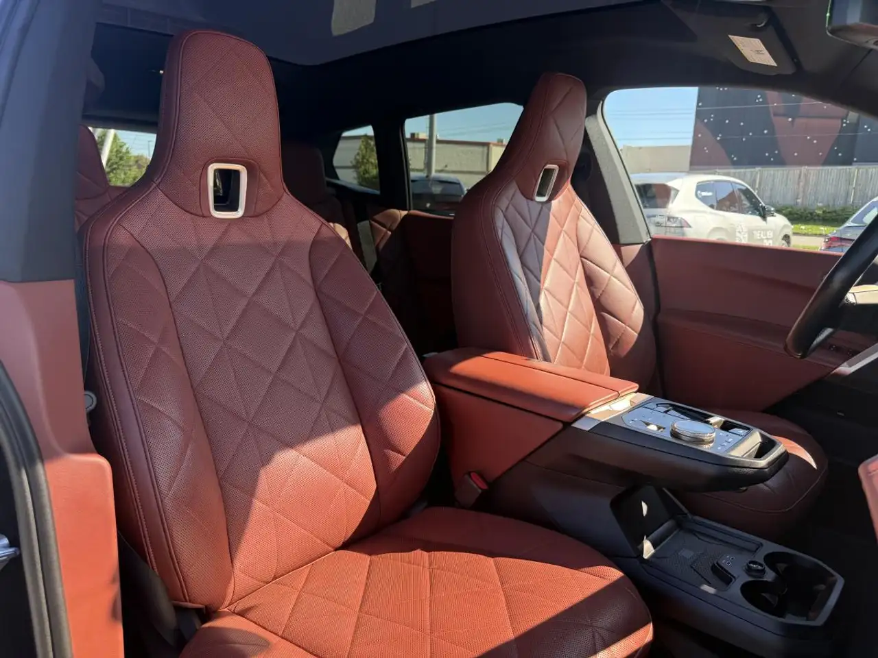 BMW iX - Image 14