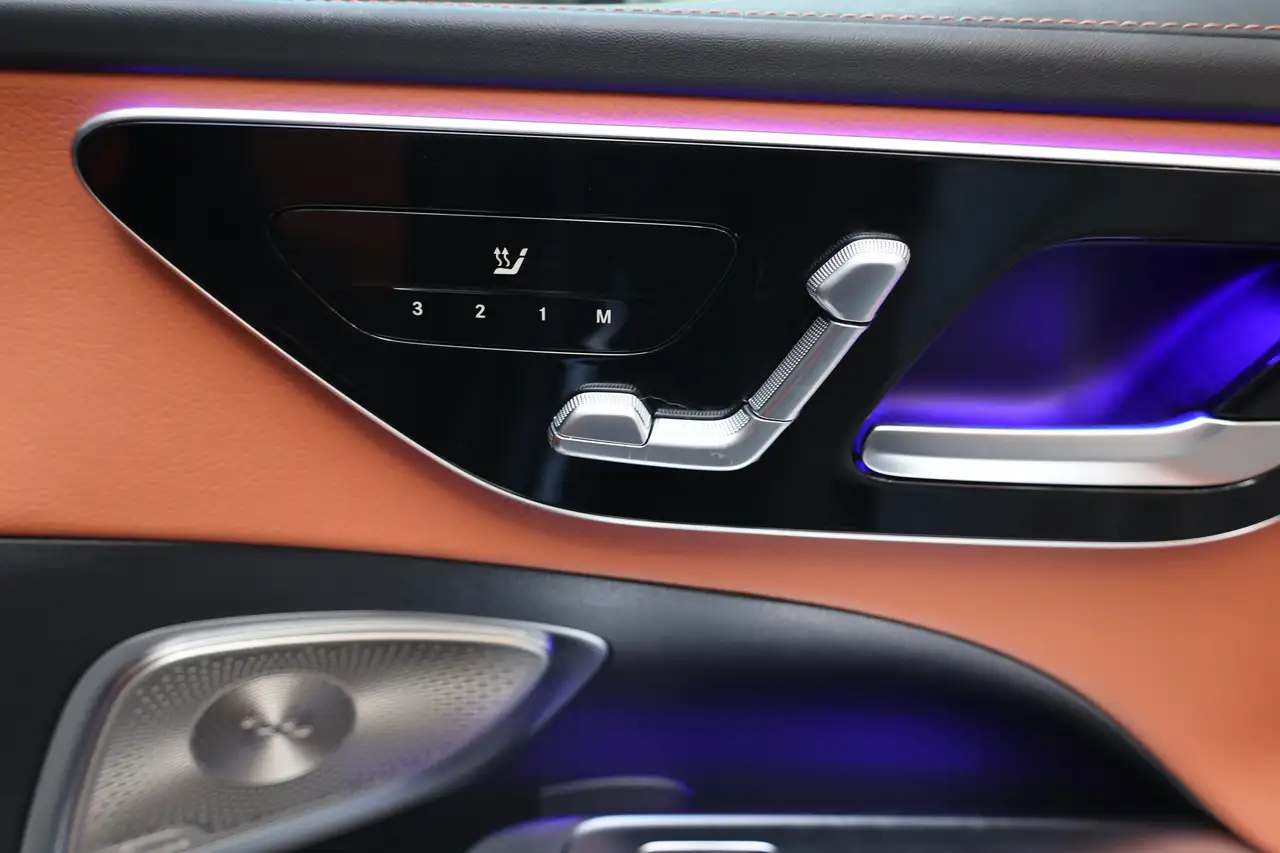 Mercedes-Benz C-Class - Image 4