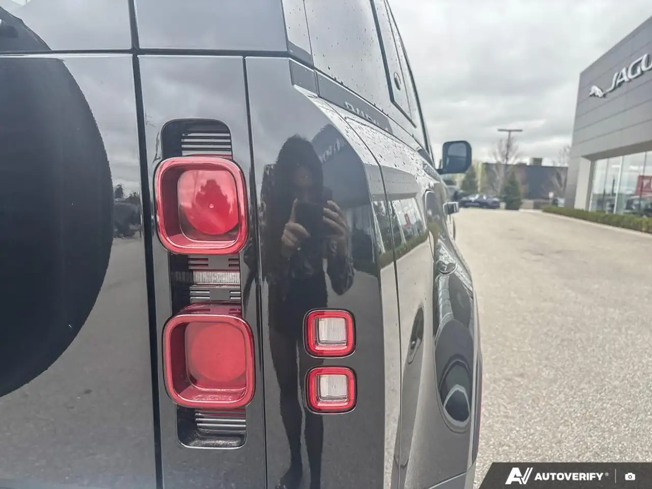 Land Rover Defender - Image 11