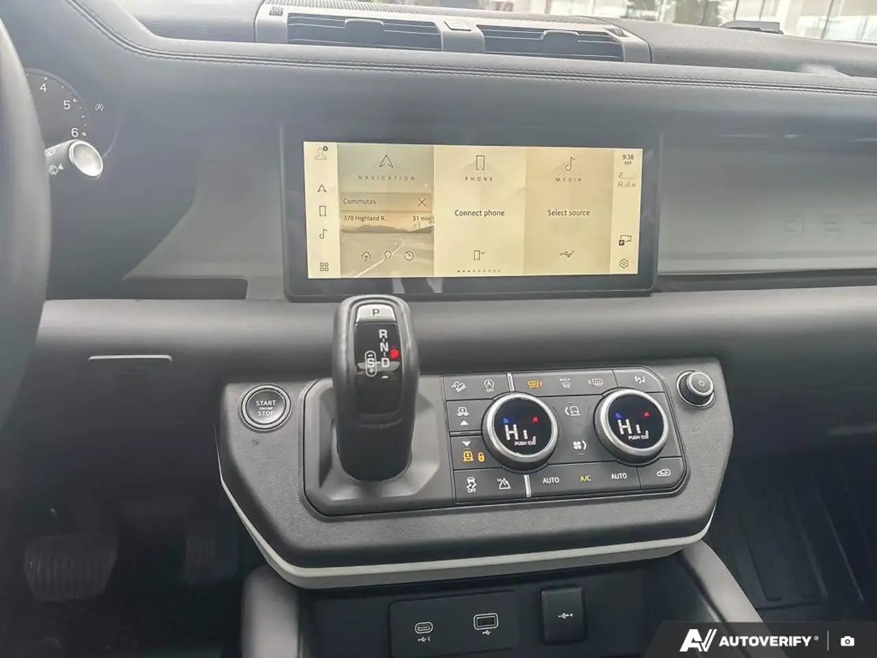 Land Rover Defender - Image 19