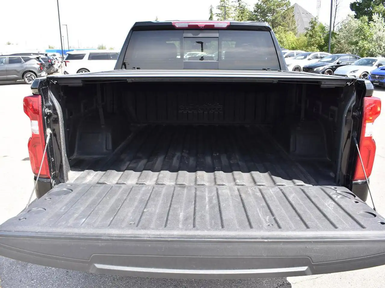 Chevrolet Silverado 1500 - Image 15