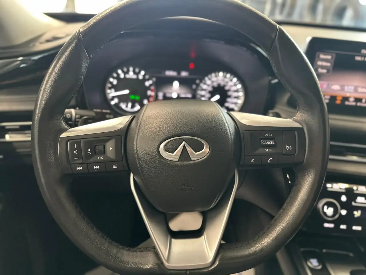 Infiniti QX60 - Image 12