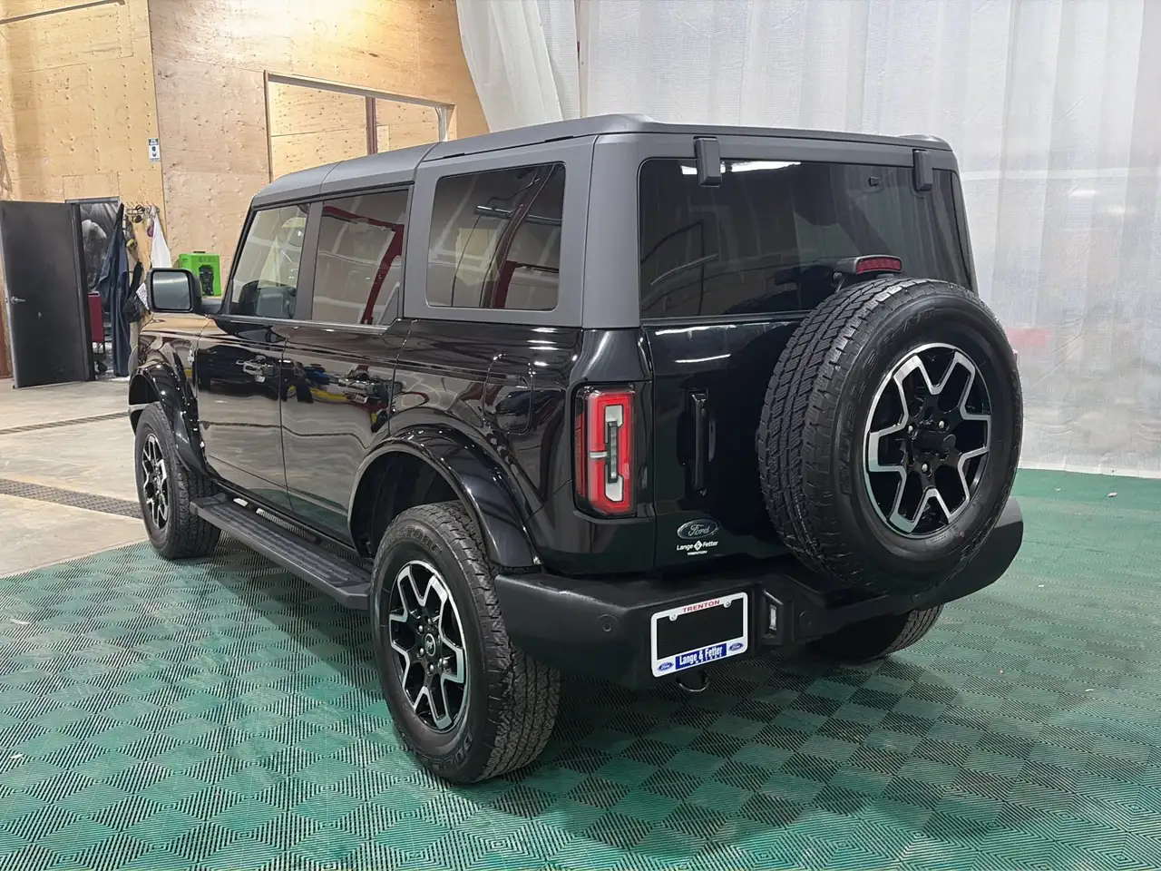 Ford Bronco - Image 3