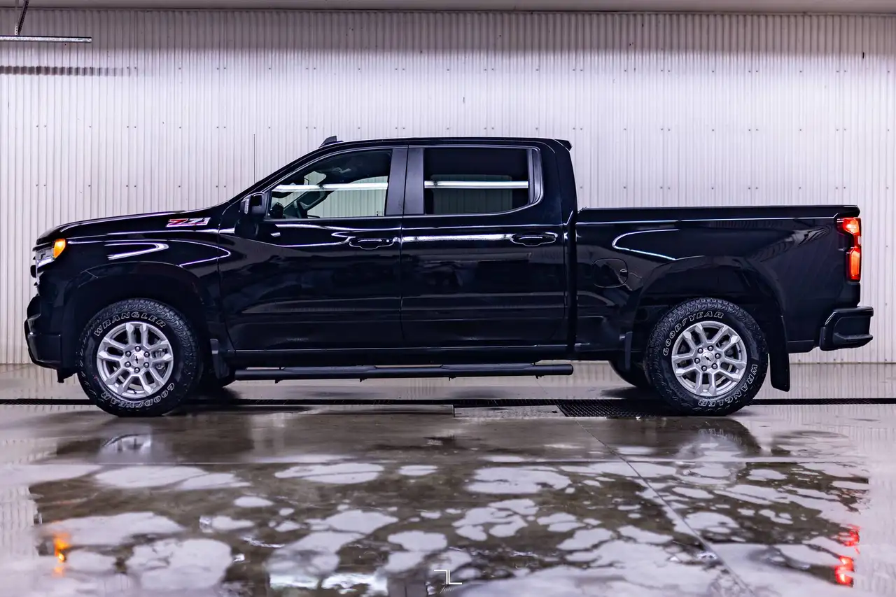 Chevrolet Silverado 1500 - Image 3