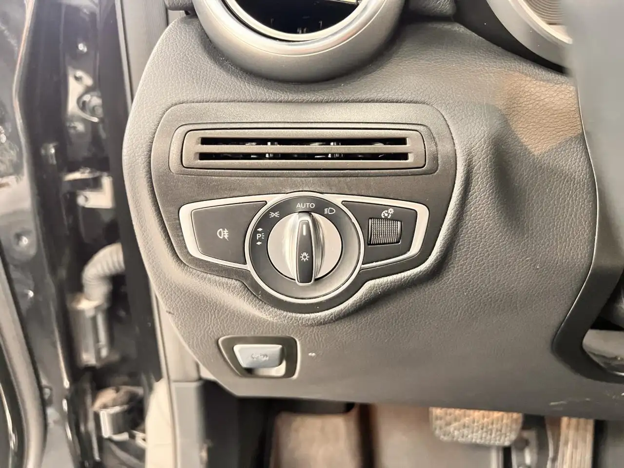 Mercedes-Benz GLC - Image 29