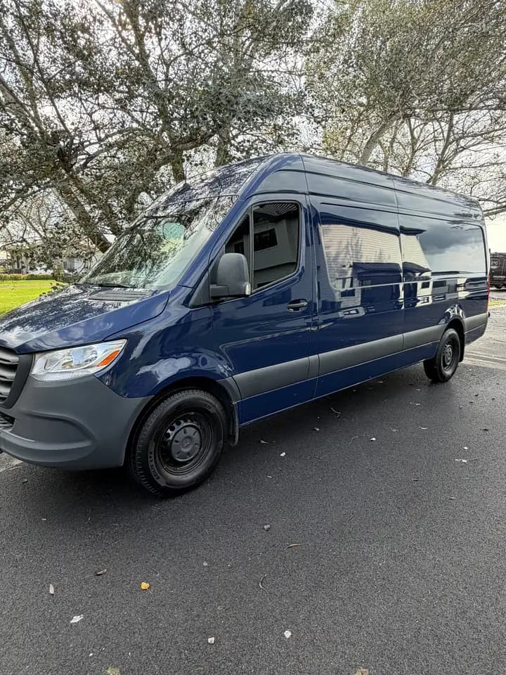 Mercedes-Benz Sprinter - Image 2