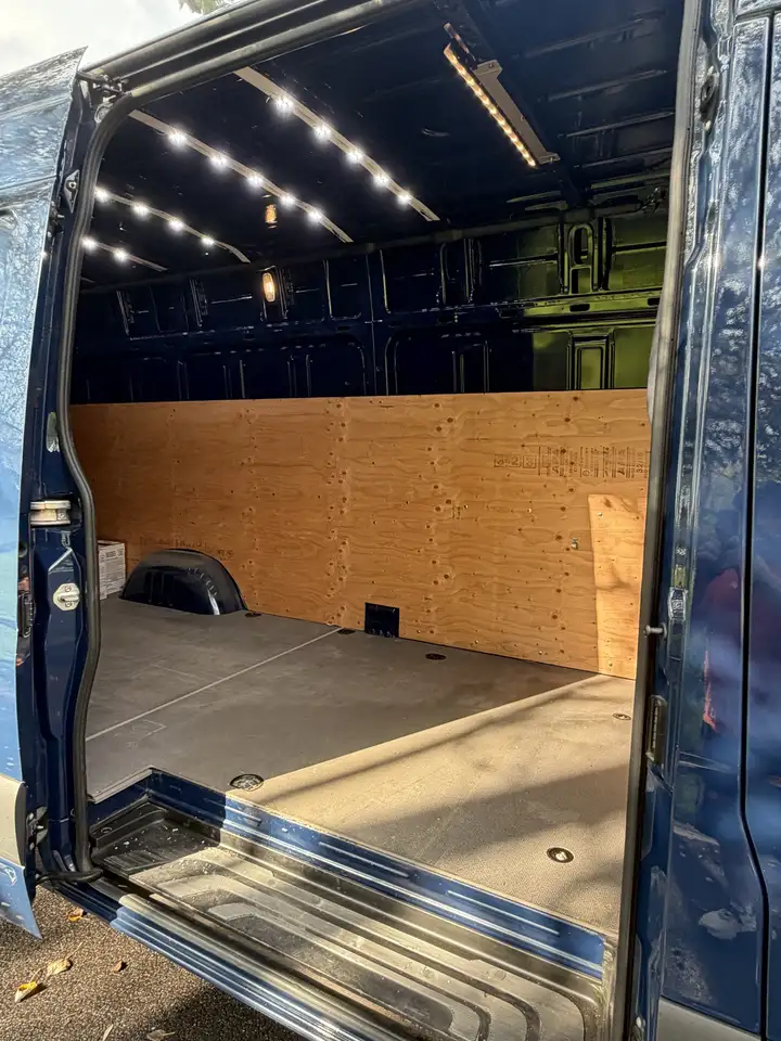 Mercedes-Benz Sprinter - Image 6