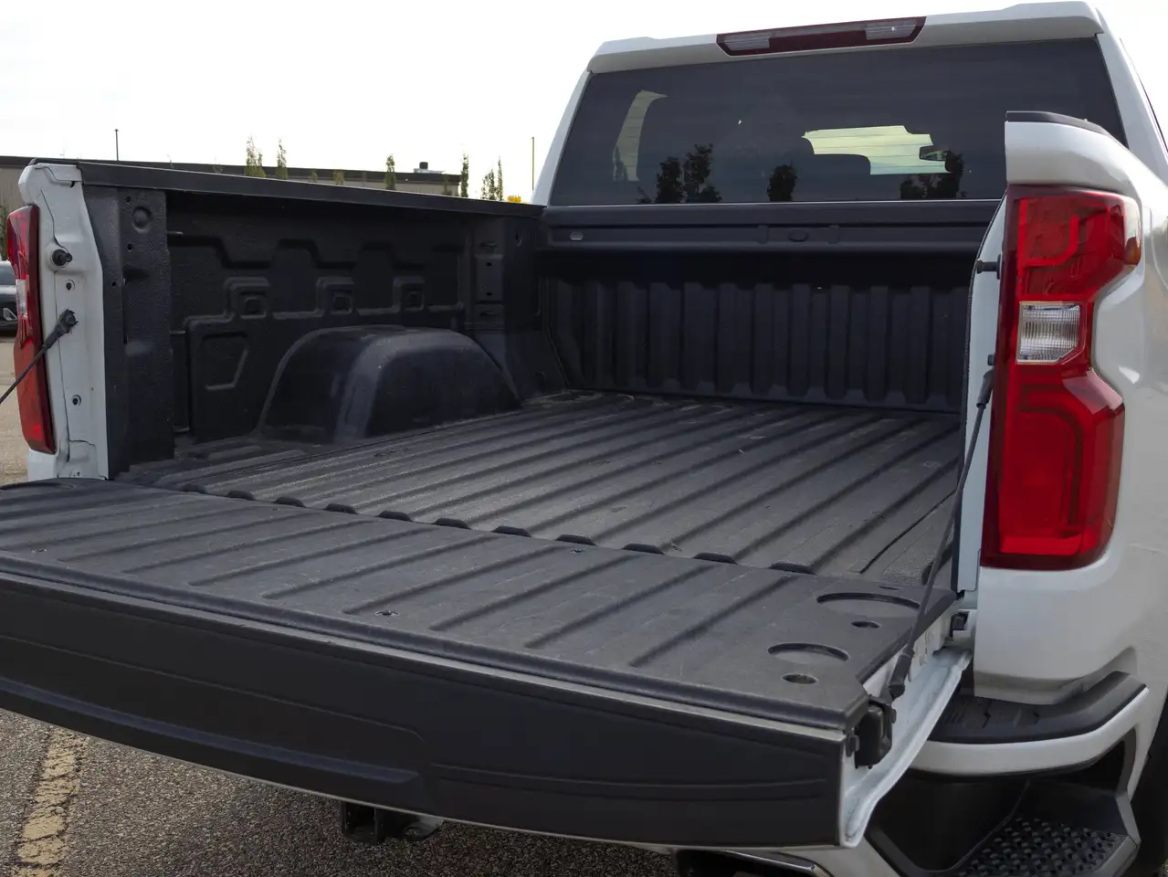 Chevrolet Silverado 1500 - Image 15