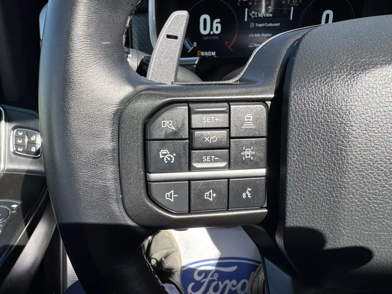 Ford F-150 - Image 25