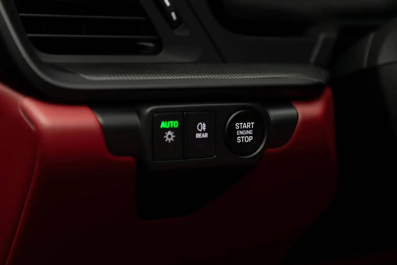 Porsche 911 - Image 19