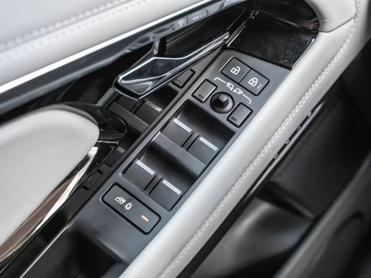 Land Rover Range Rover Evoque - Image 16