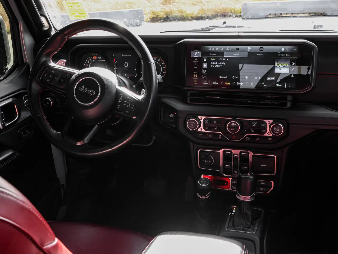 Jeep Wrangler - Image 13