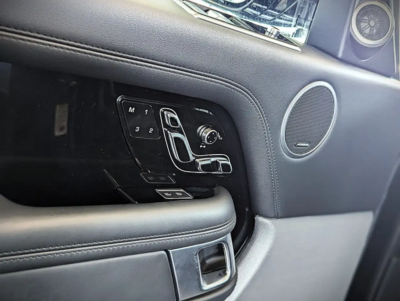 Land Rover Range Rover - Image 20