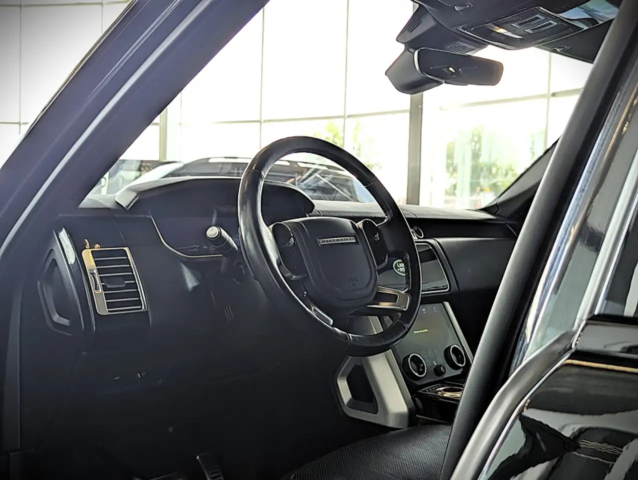 Land Rover Range Rover - Image 15